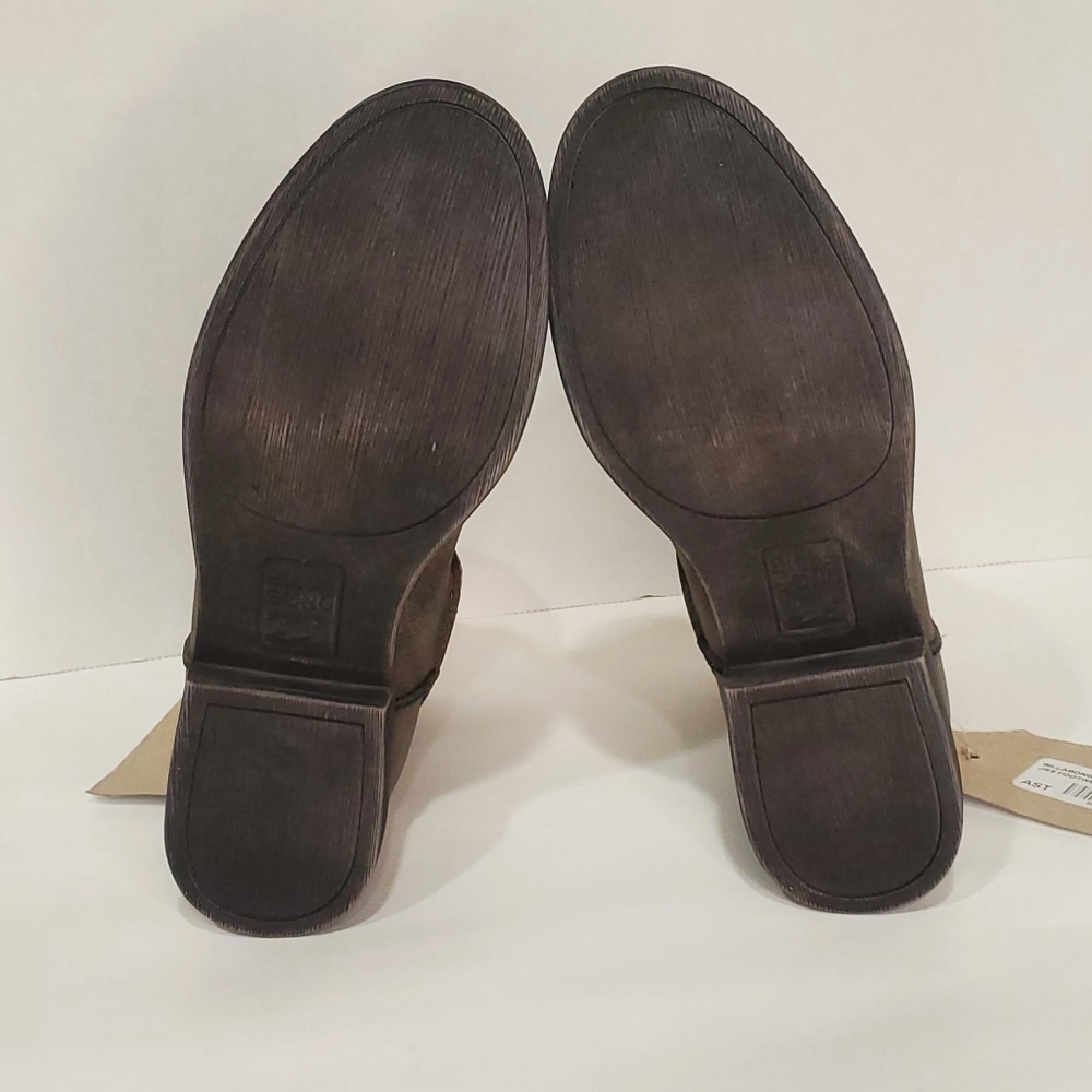 Billabong Distressed Brown Ankle Booties with Animal Print Lining - Picture 10 of 10